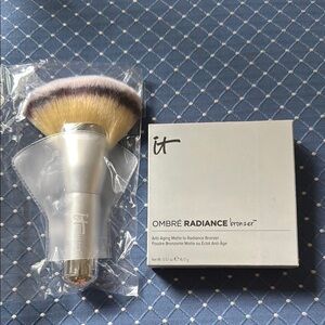 New IT Cosmetics Ombre Radiance Bronzer with Silver Brush 
Discontinued!!